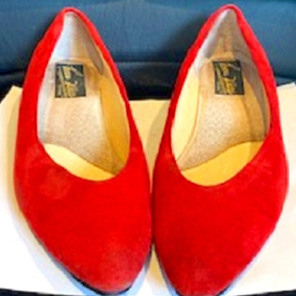 Vanna White Red Suede Leather Shoes Pump Heels Slip On Sz: 6 1/2
